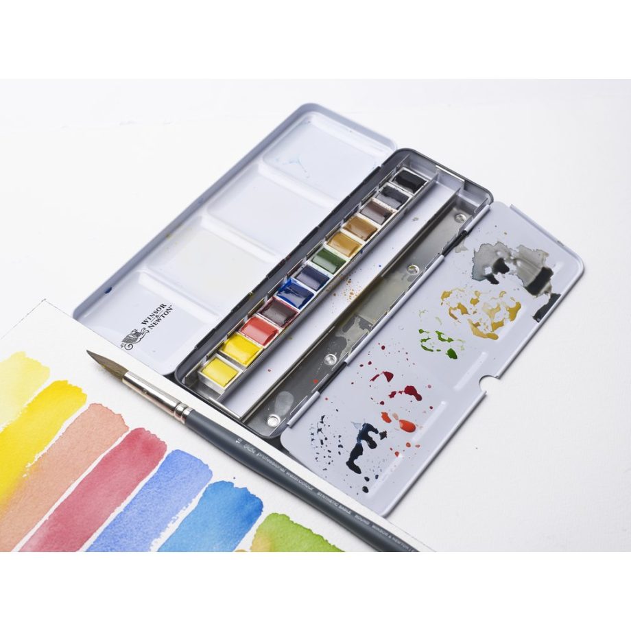 Winsor & Newton  Professional Water Colour Customizable Travel Tin - 12 Mezzi Godet (Ex Black Box)